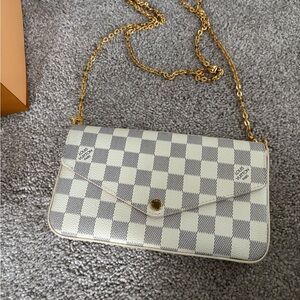 LV Pochette Félicie